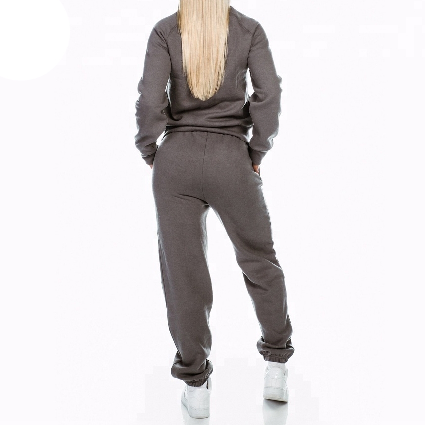 Loose-Fit-Sweatshirt-And-High-waist-Sweatpants-1.jpg